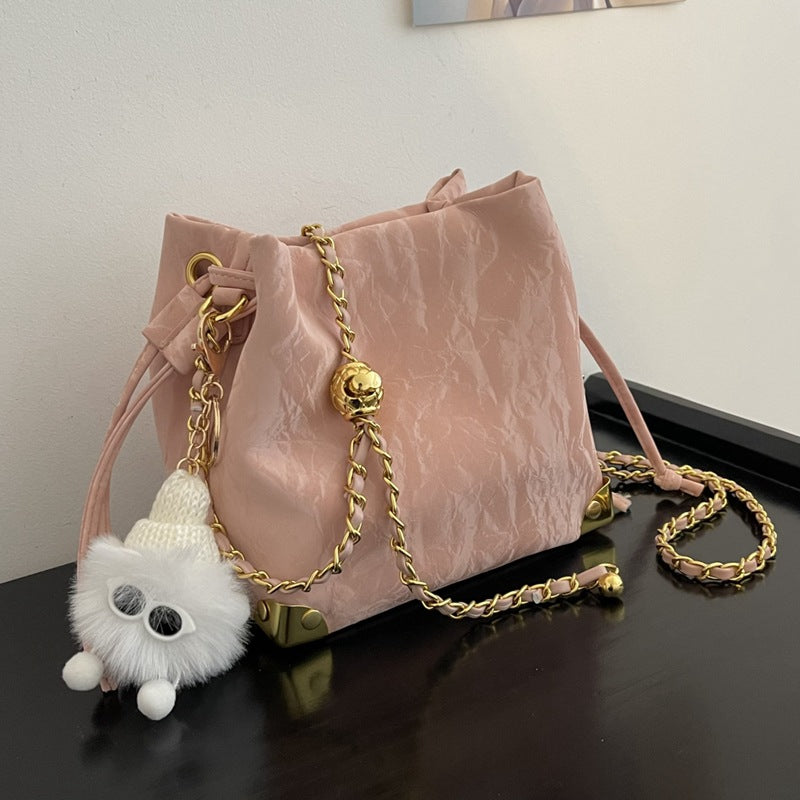 Casual and versatile crossbody bucket bag