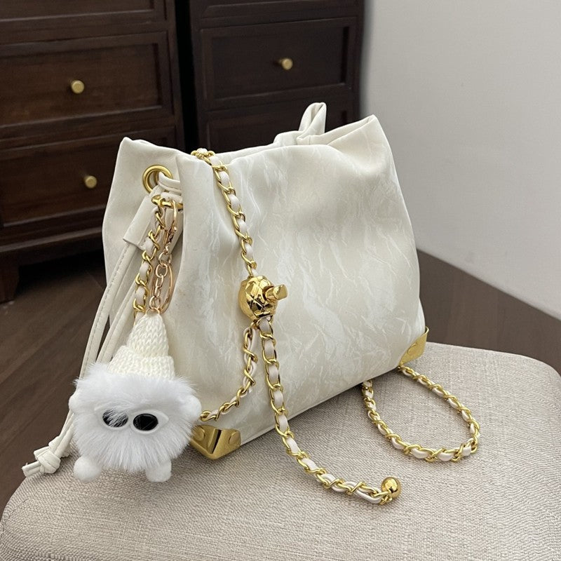 Casual and versatile crossbody bucket bag