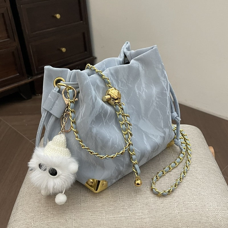 Casual and versatile crossbody bucket bag